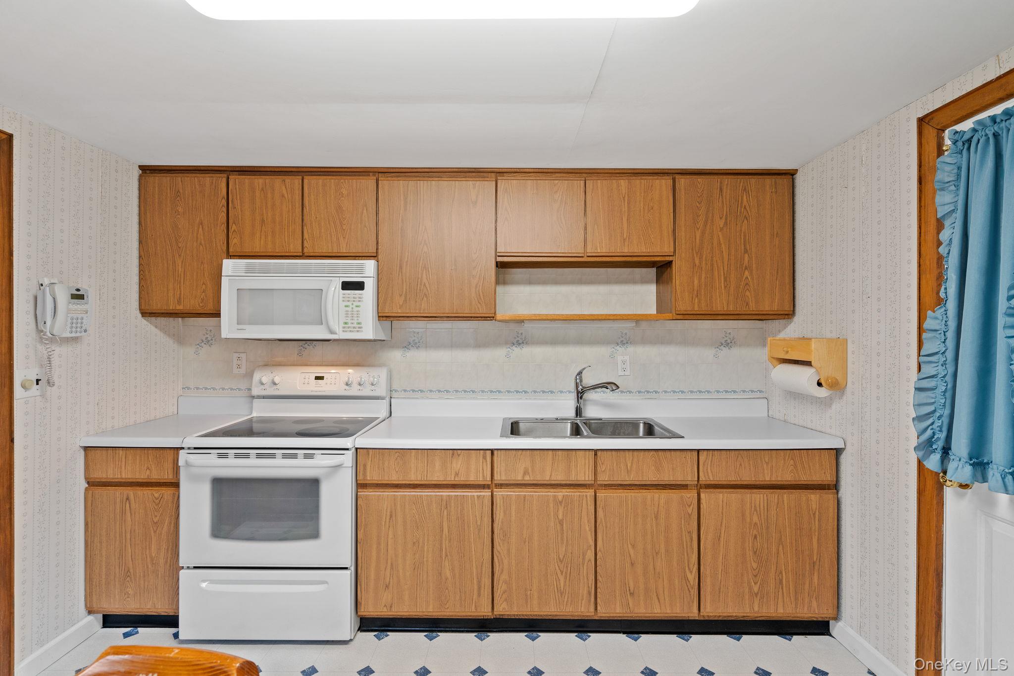 122 Golf Course Road Shandaken, NY 12480 - Photo 13 of 31