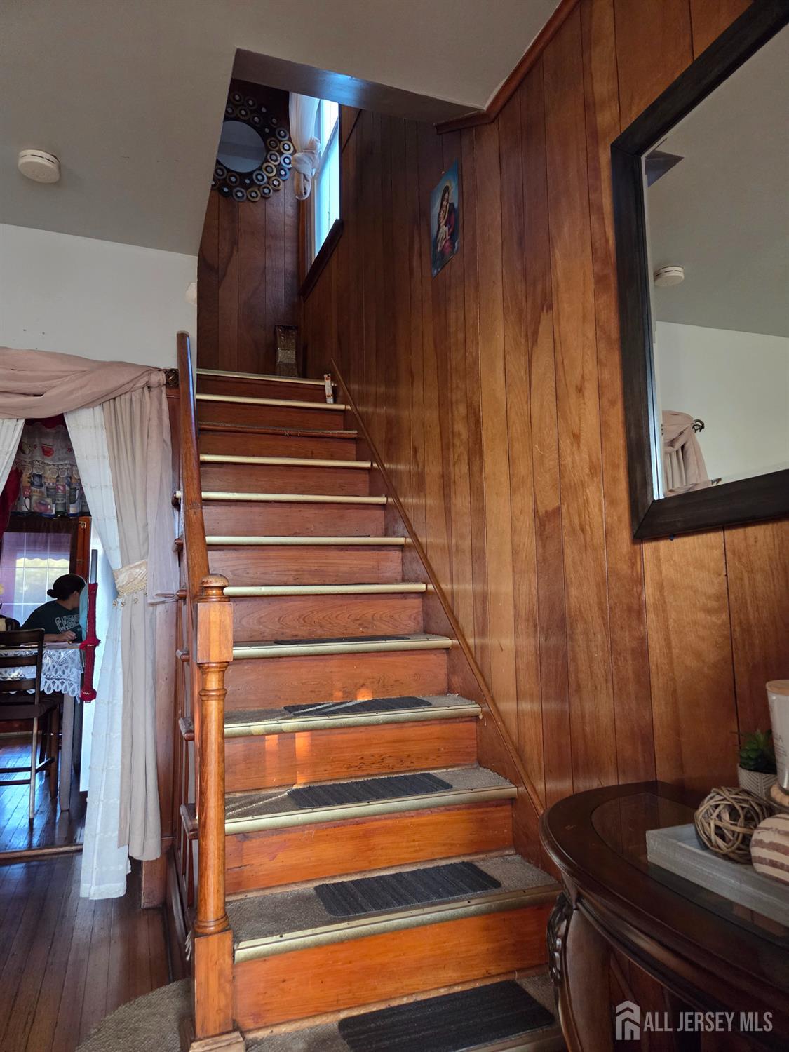 552 Compton Avenue Perth Amboy, NJ 08861 - Photo 9 of 13 a view of entryway with wooden floor