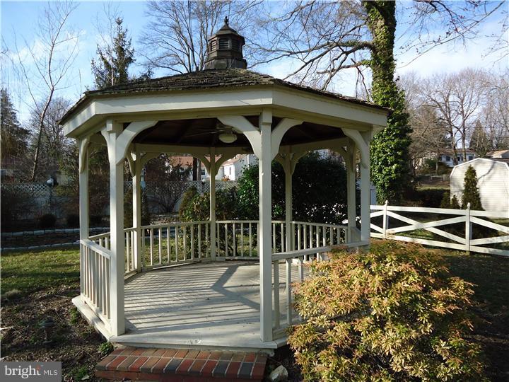 2501 Winding Road Hatboro, PA 19040 - Photo 14 of 25 Back Yard