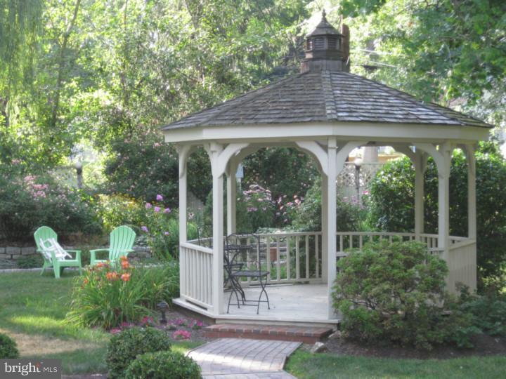 2501 Winding Road Hatboro, PA 19040 - Photo 22 of 25 Back Yard