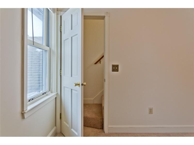4 Picnic Hill Road Freeport, ME 04032 - Photo 19 of 28 Bedroom. Room with door to bonus...