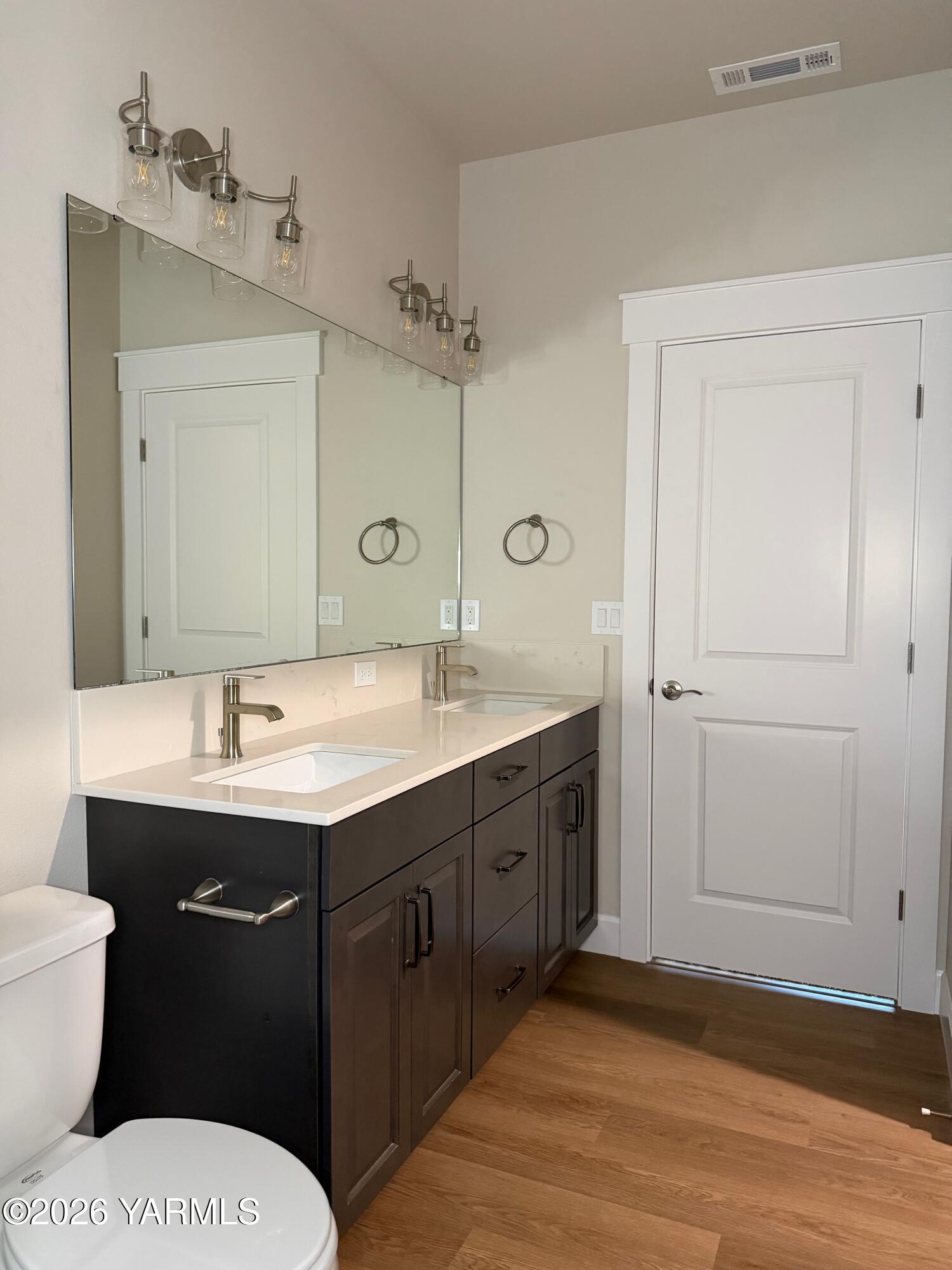 5914 Crestfields Road Yakima, WA 98903 - Photo 12 of 24 Master Bath 2