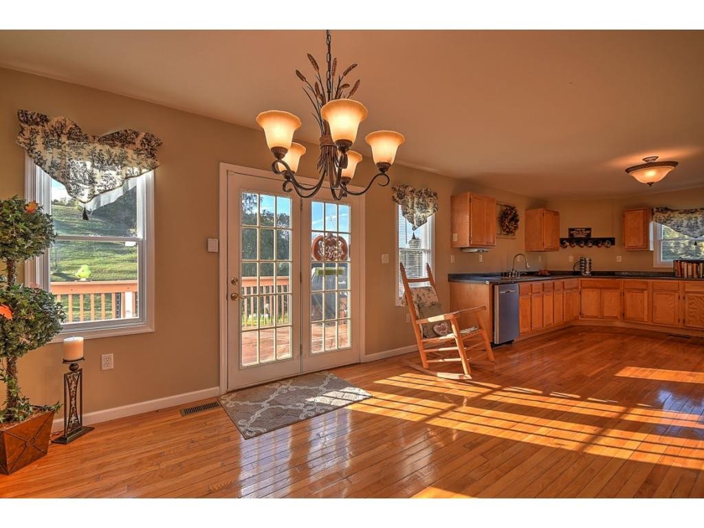 8245 Baileyton Road Greeneville, TN 37745 - Photo 13 of 28 Kitchen