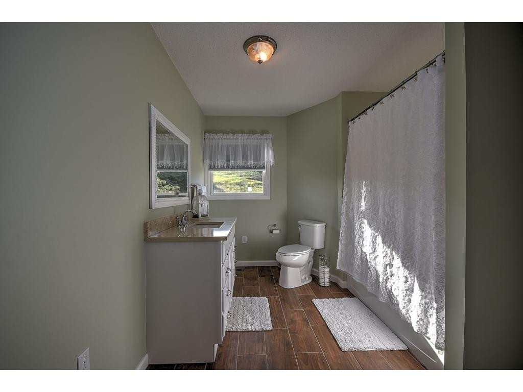 8245 Baileyton Road Greeneville, TN 37745 - Photo 16 of 28 Master Bathroom