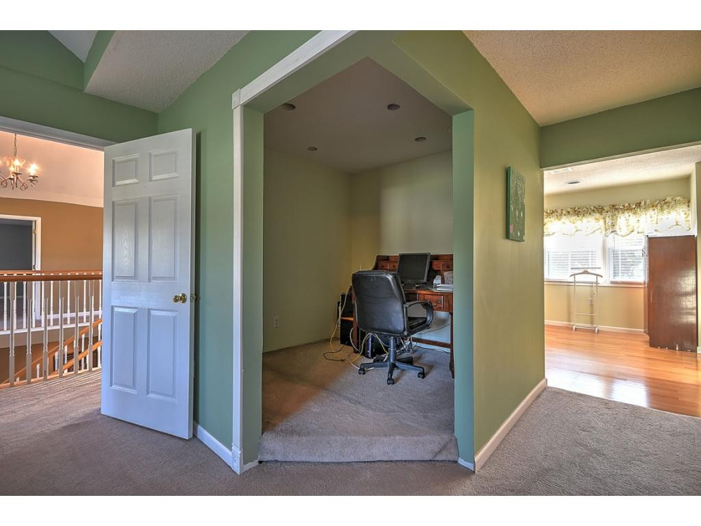 8245 Baileyton Road Greeneville, TN 37745 - Photo 22 of 28 Master Suite Office