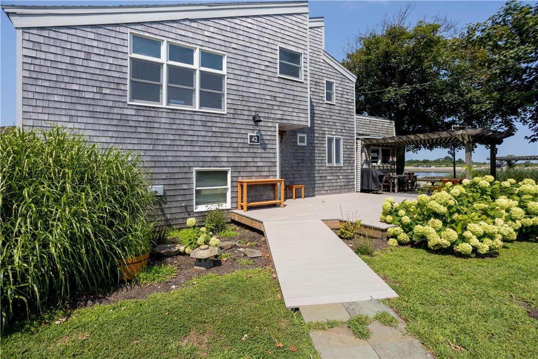 42 Driftwood Drive Tiverton, RI 02878 - Photo 12 of 50