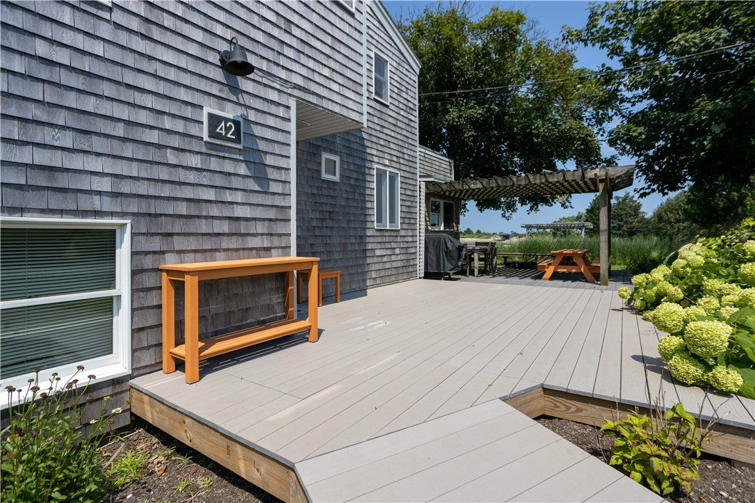 42 Driftwood Drive Tiverton, RI 02878 - Photo 14 of 50