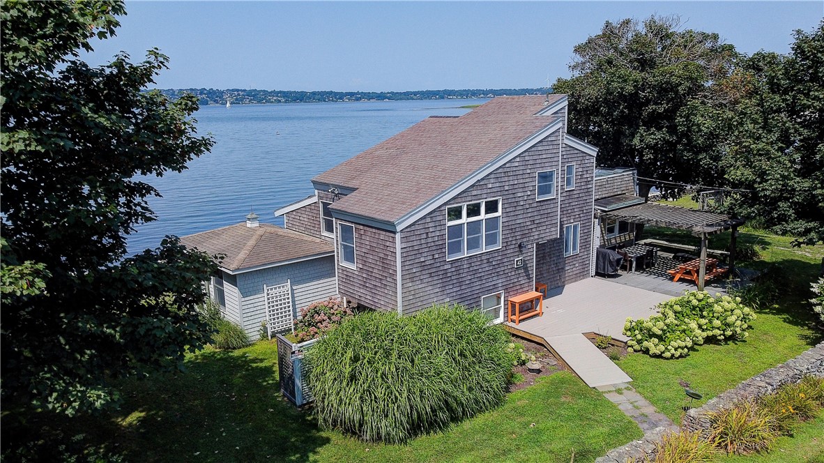 42 Driftwood Drive Tiverton, RI 02878 - Photo 15 of 50