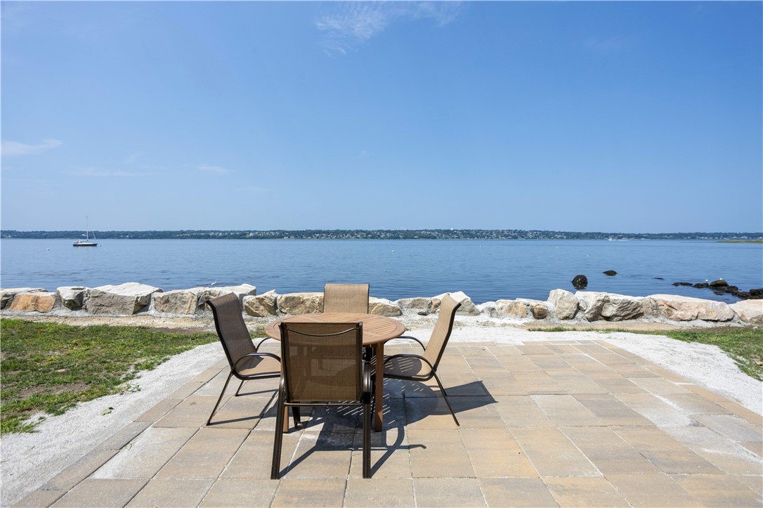 42 Driftwood Drive Tiverton, RI 02878 - Photo 17 of 50