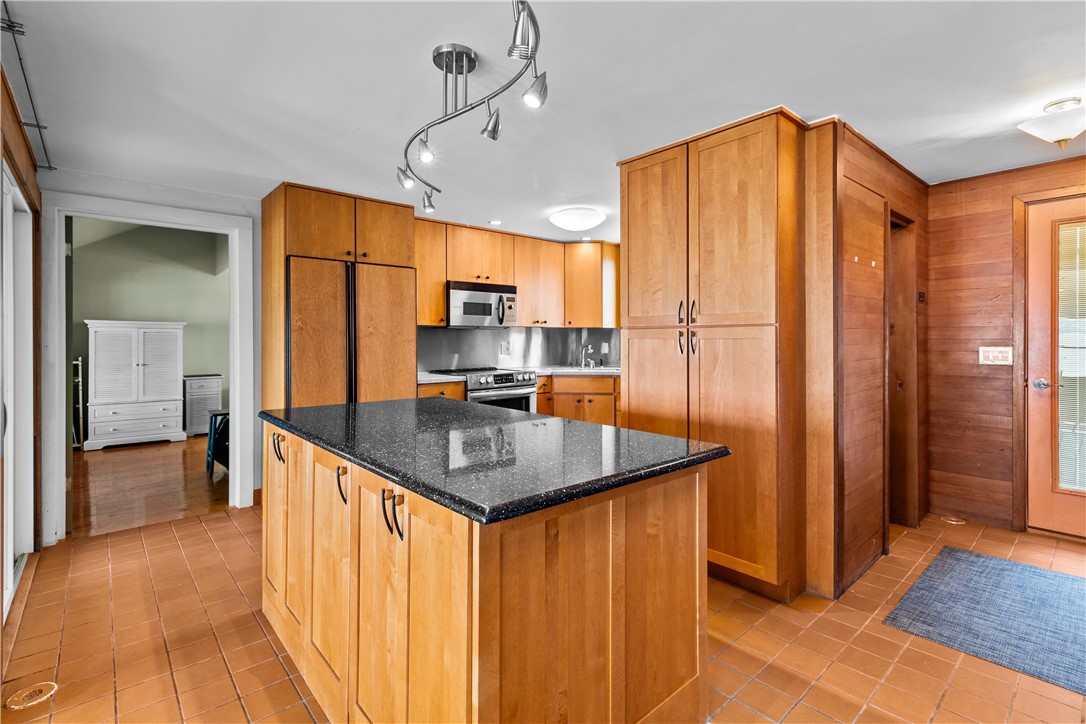 42 Driftwood Drive Tiverton, RI 02878 - Photo 31 of 50