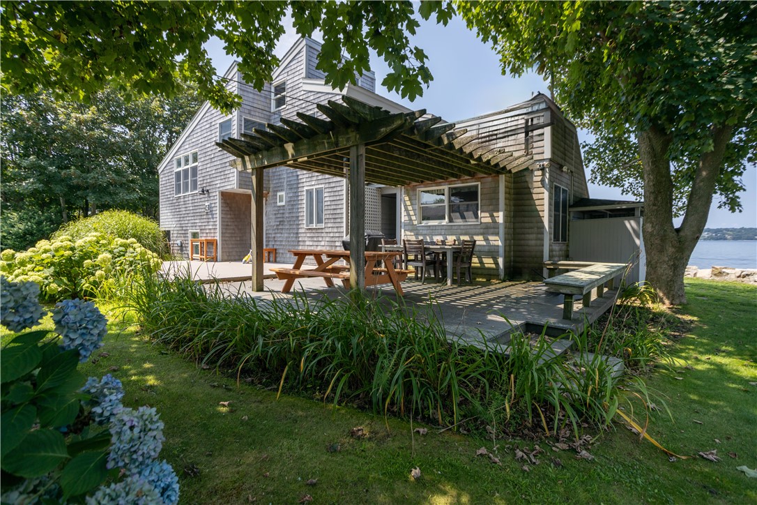 42 Driftwood Drive Tiverton, RI 02878 - Photo 5 of 50