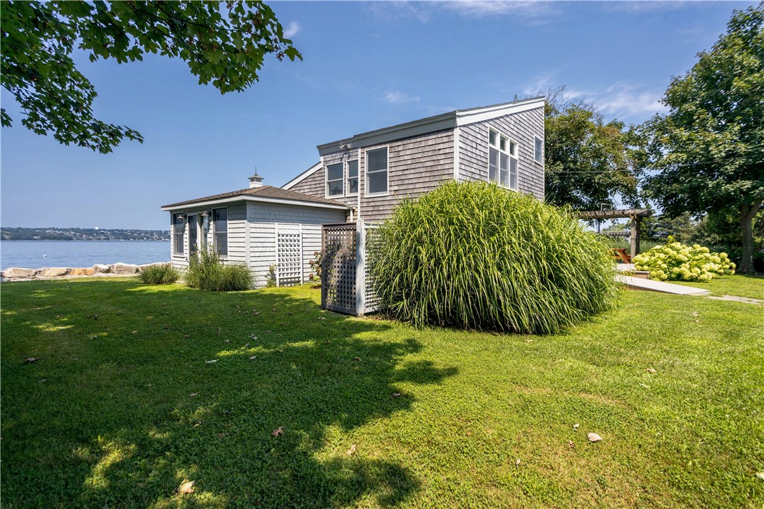 42 Driftwood Drive Tiverton, RI 02878 - Photo 6 of 50