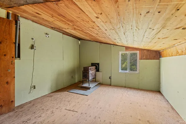 $235,000 | 20001 Woodman Creek Road, Laytonville, CA 95454