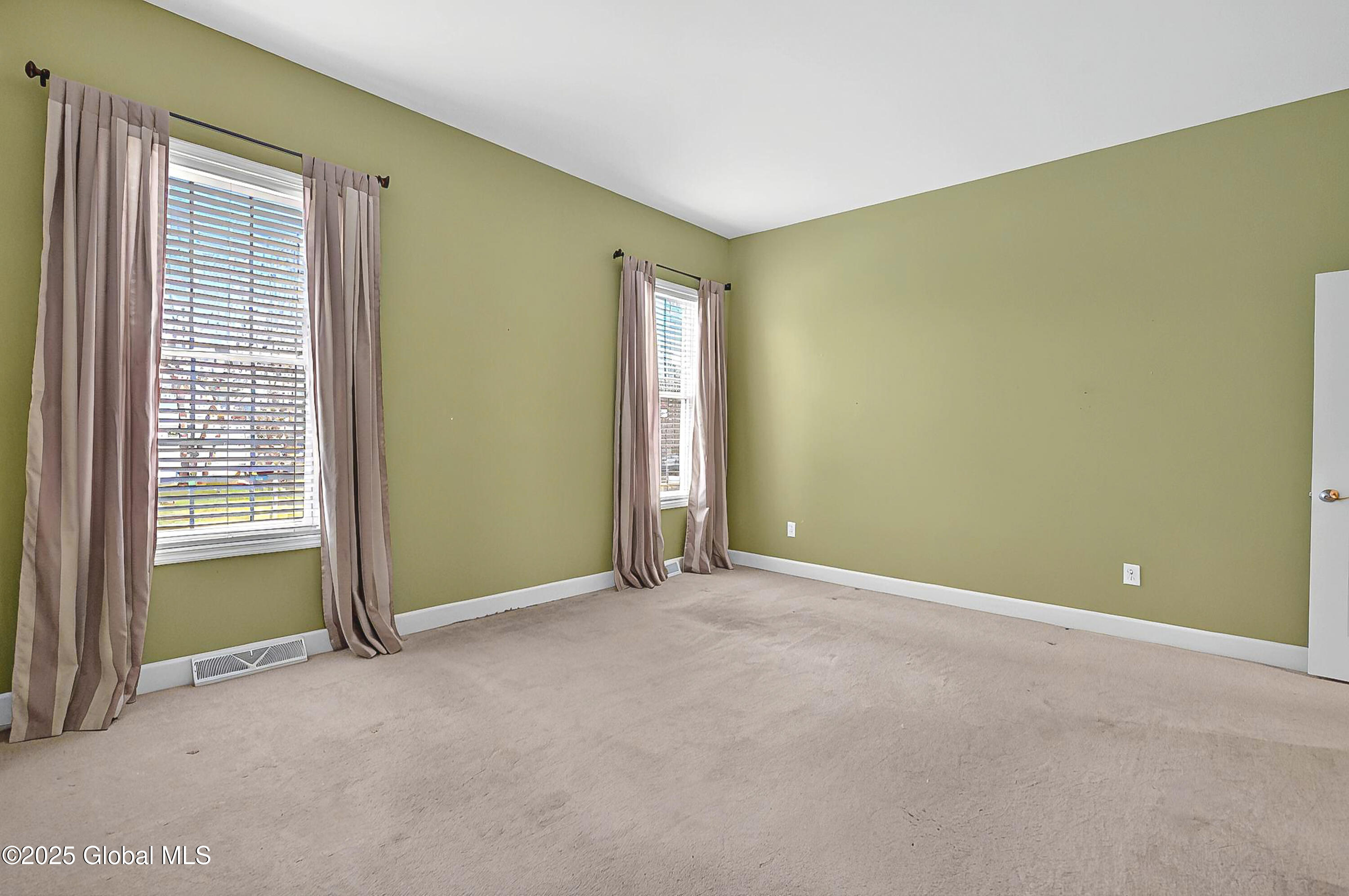 22 Gladstone Circle Halfmoon, NY 12118 - Photo 26 of 48 Master Bedroom