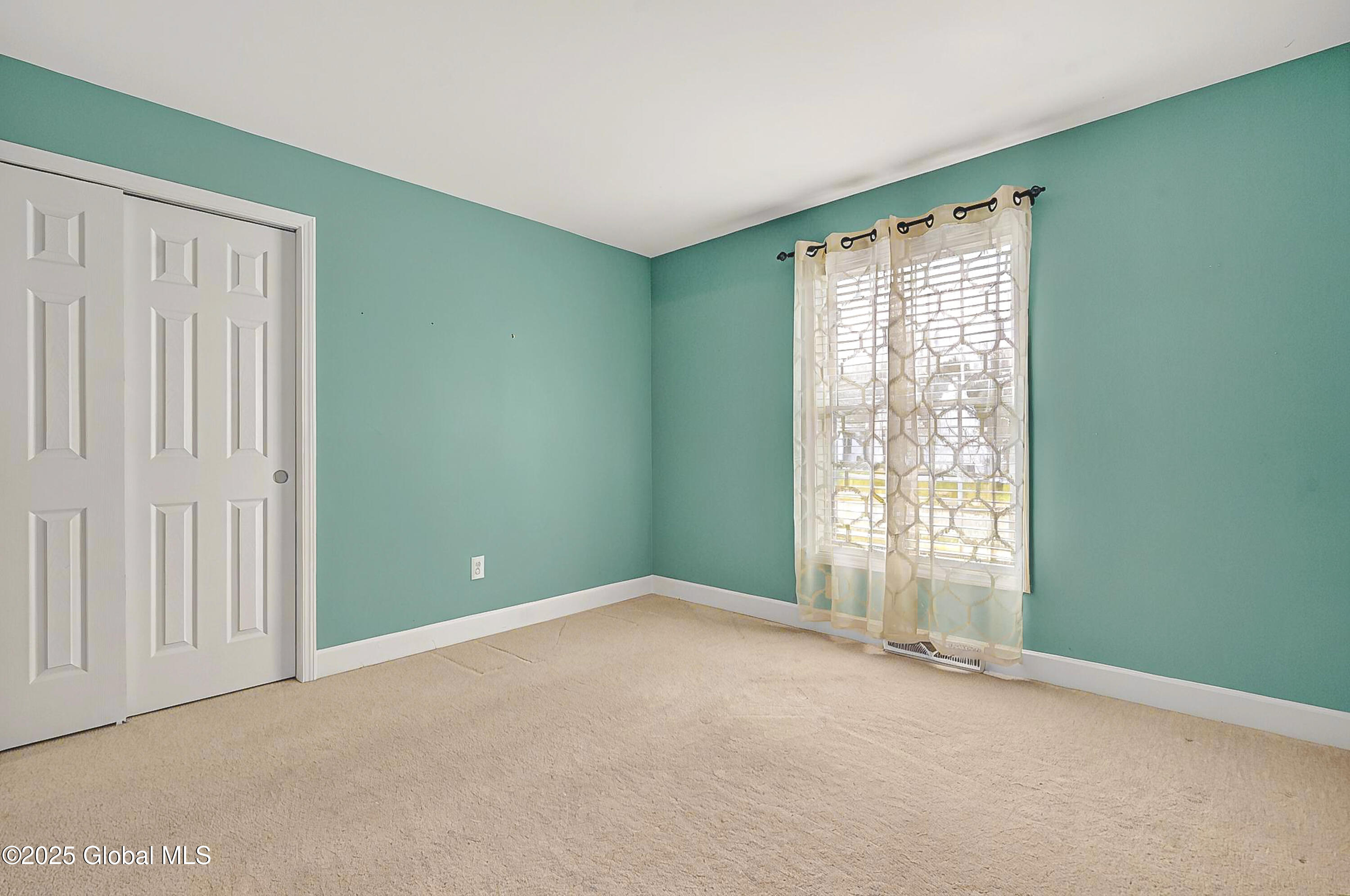 22 Gladstone Circle Halfmoon, NY 12118 - Photo 32 of 48 Bedroom #2