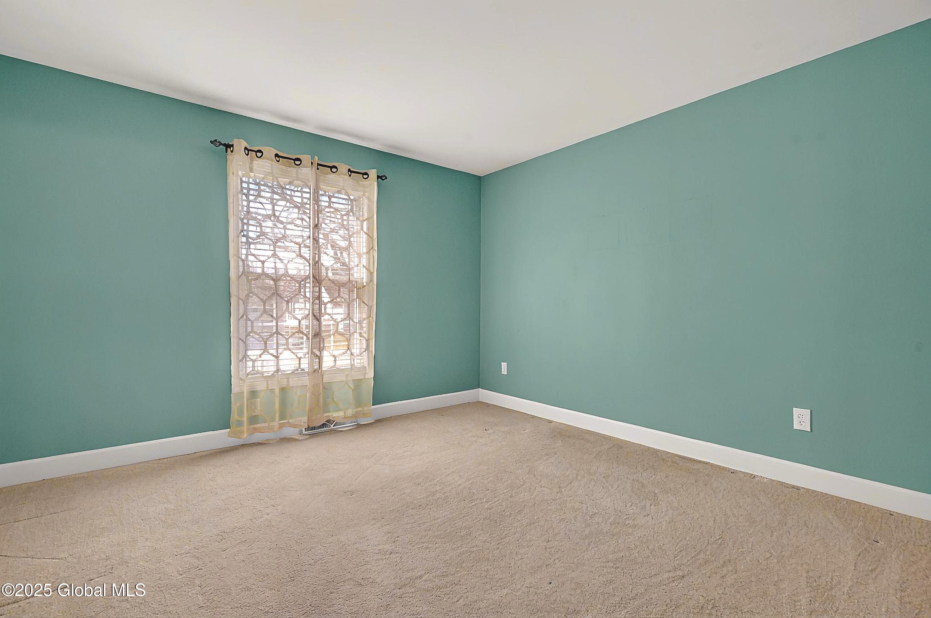 22 Gladstone Circle Halfmoon, NY 12118 - Photo 33 of 48 Bedroom #2