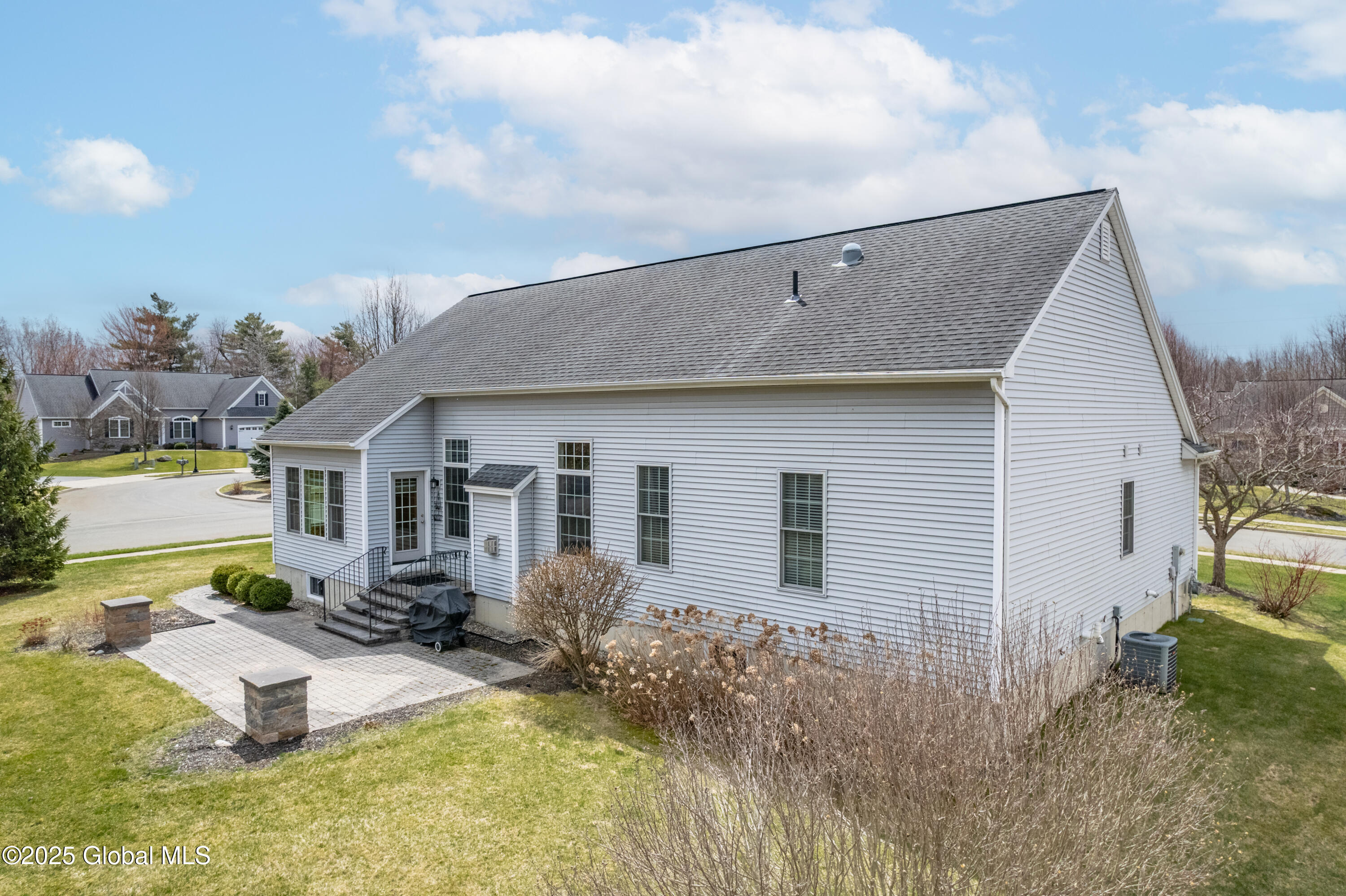 22 Gladstone Circle Halfmoon, NY 12118 - Photo 4 of 48 Back of House