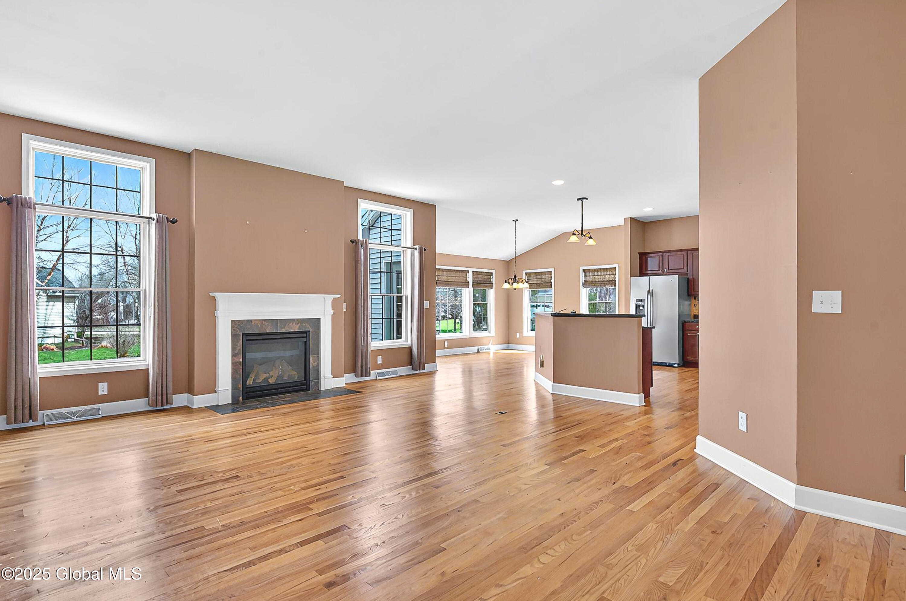 22 Gladstone Circle Halfmoon, NY 12118 - Photo 8 of 48 Family Room