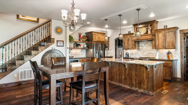 $849,500 | 14113 North Copper Canyon Lane, Spokane, WA 99208