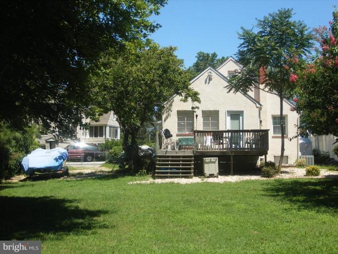 92 Johnson Road Pasadena, MD 21122 - Photo 1 of 15 Exterior (Main)