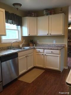 5649 5 Lakes Road North Branch, MI 48461 - Photo 3 of 21 IMG_1004.JPG