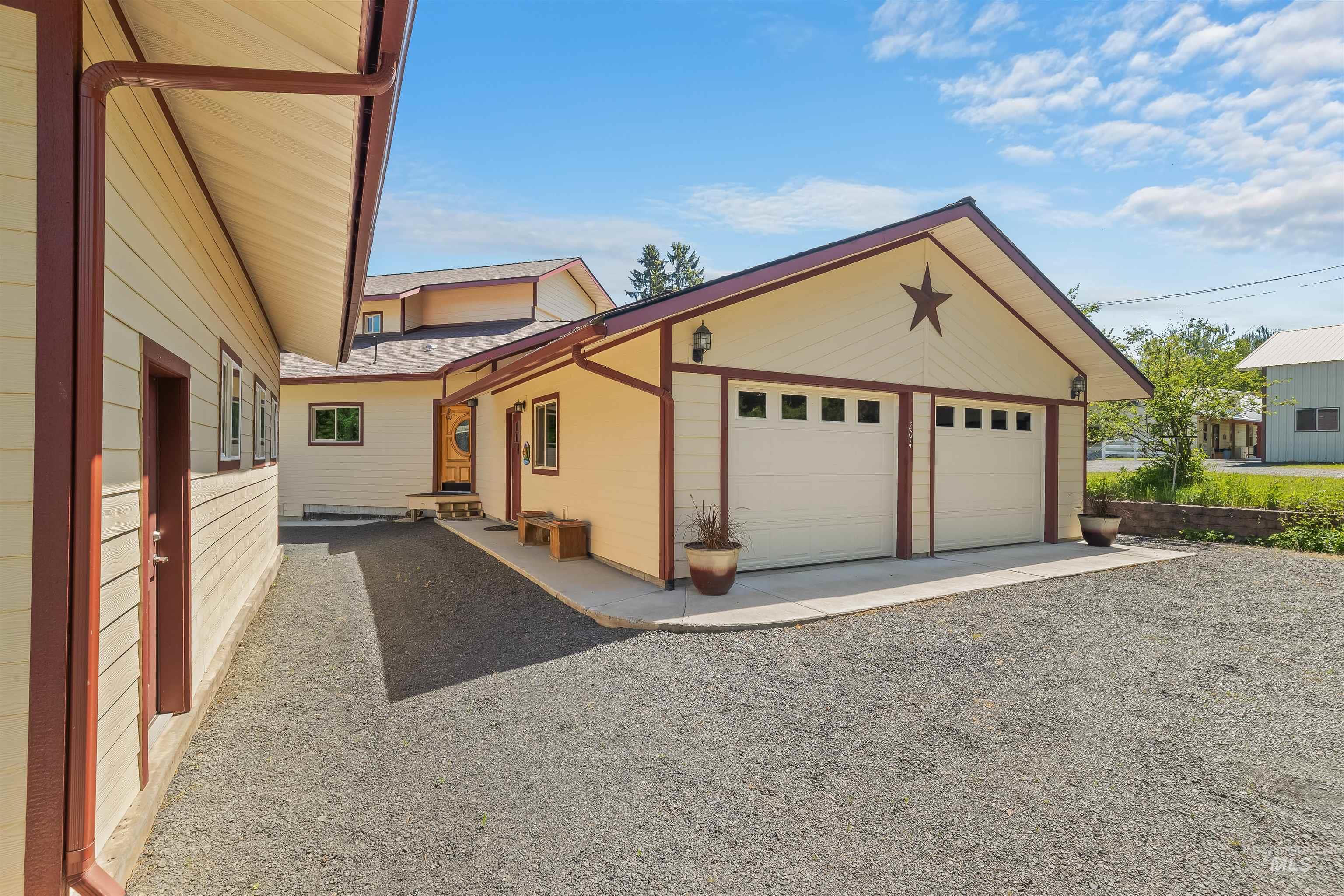 204 South 2nd Street Elk River, ID 83827 - Photo 3 of 50