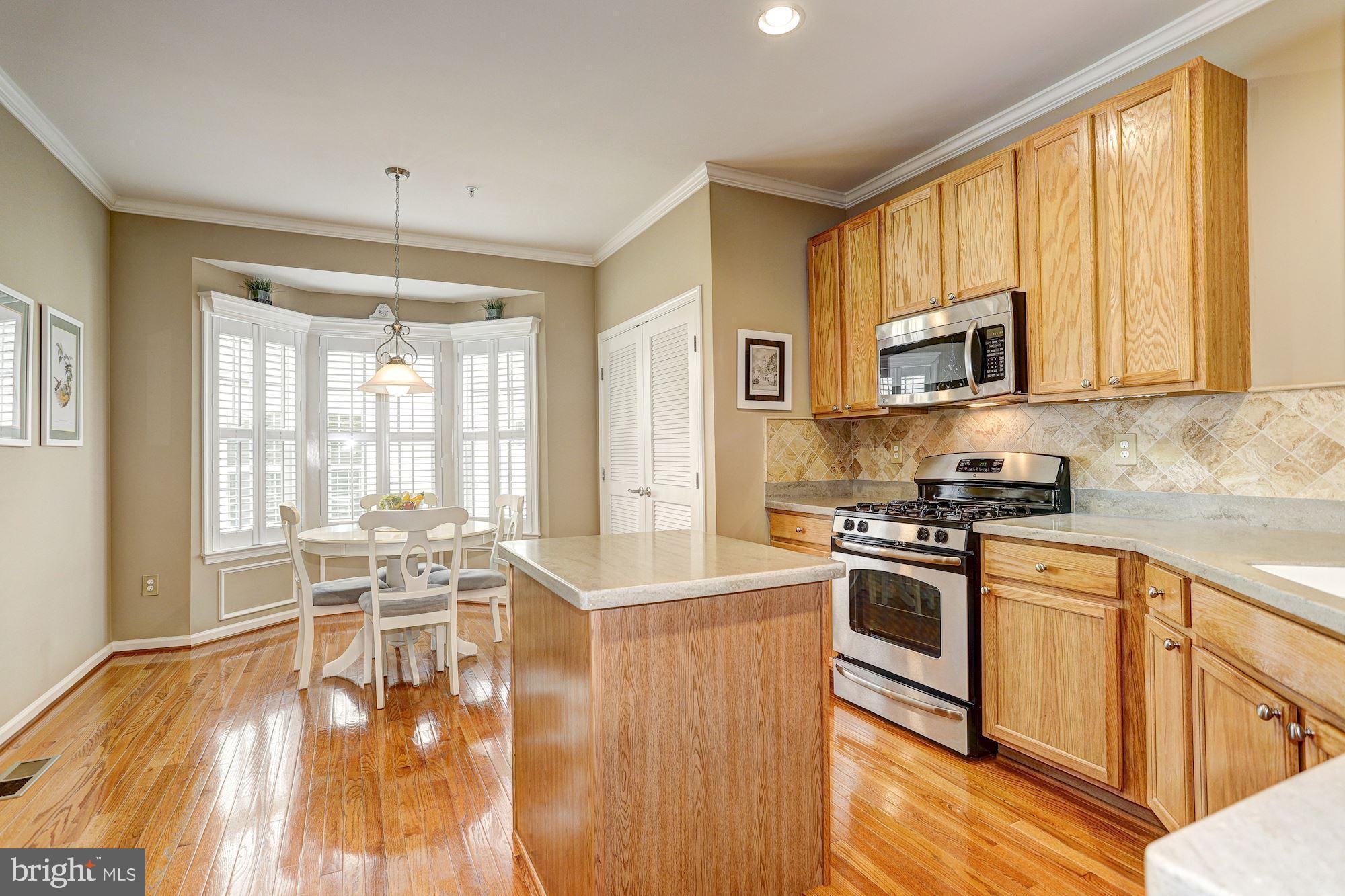 8477 Grove Angle Road, Unit 8 Ellicott City, MD 21043 - Photo 3 of 38 Kitchen & Breakfast Room