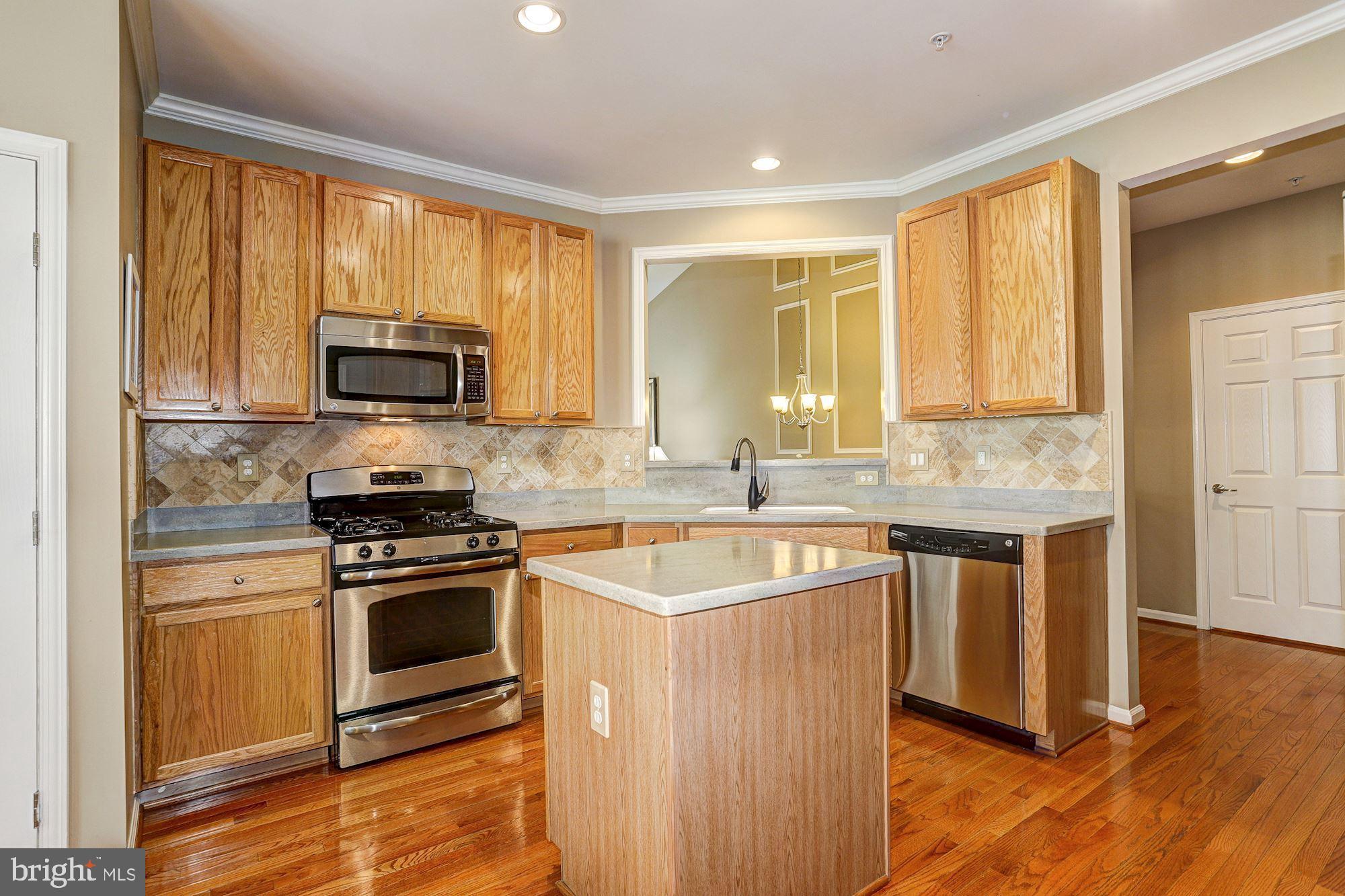 8477 Grove Angle Road, Unit 8 Ellicott City, MD 21043 - Photo 8 of 38 Kitchen