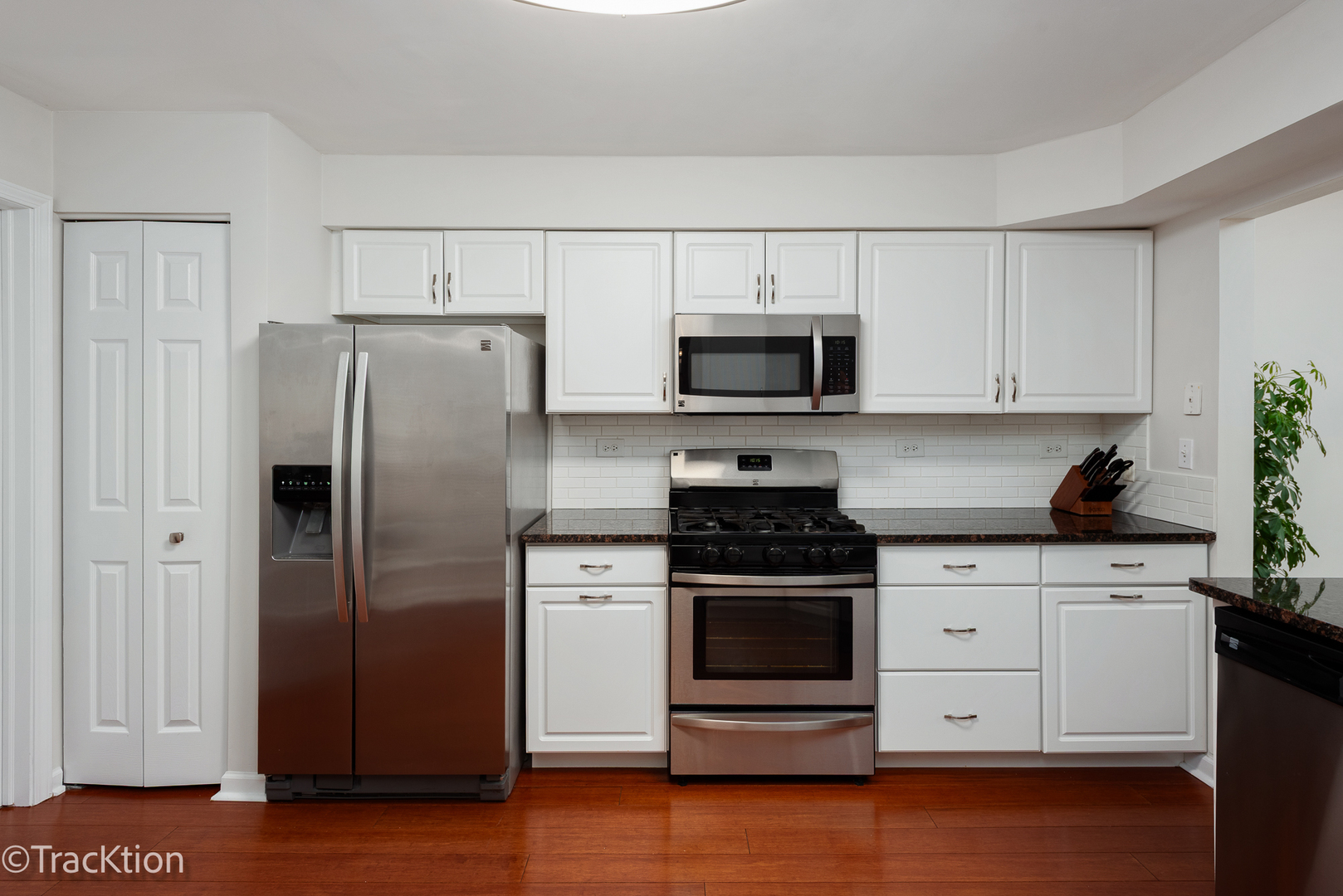 325 Cimarron Road East Lombard, IL 60148 - Photo 8 of 27 Gallery Image 8