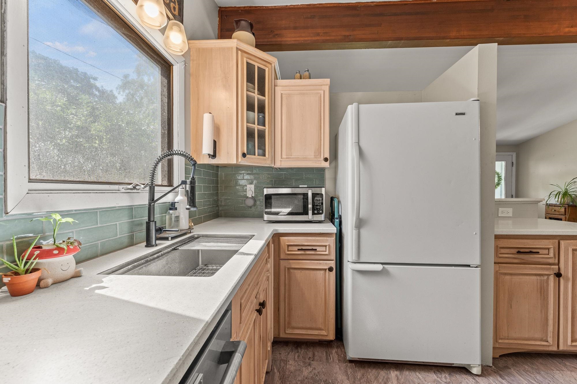 631 10th Street Baraboo, WI 53913 - Photo 5 of 48
