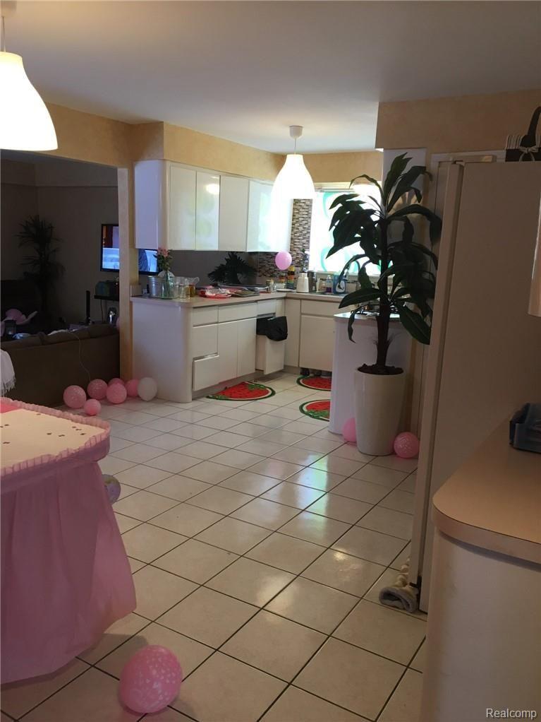 16299 Rutherland Street East Southfield, MI 48076 - Photo 3 of 15 BDFF7527-74E1-411B-8F64-3BF87925F9B1.jpeg