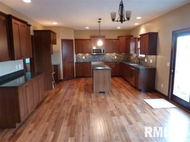 879 Rustic View Court Eldridge, IA 52748 - Photo 4 of 13 Gallery Image 4