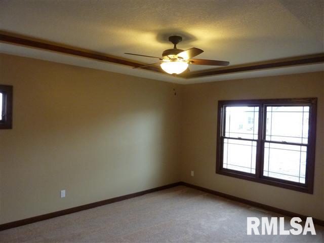 879 Rustic View Court Eldridge, IA 52748 - Photo 8 of 13 Gallery Image 8