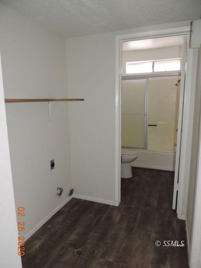 509 Commercial Avenue Ridgecrest, CA 93555 - Photo 6 of 8 a view of a bathroom