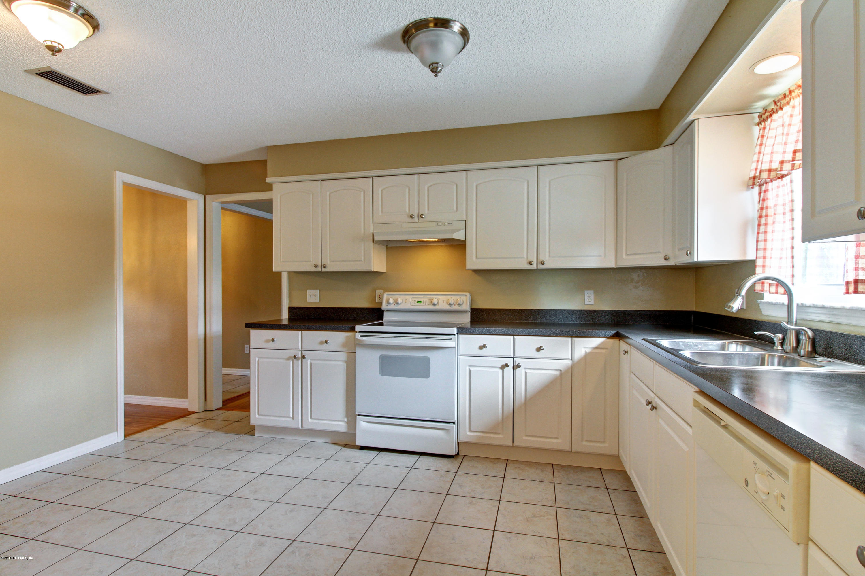 595 Rockingham Road Orange Park, FL 32073 - Photo 10 of 39 Kitchen