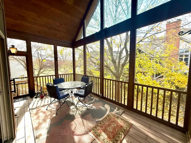 $524,900 | 4 Greenbrier Court, Lake In The Hills, IL 60156