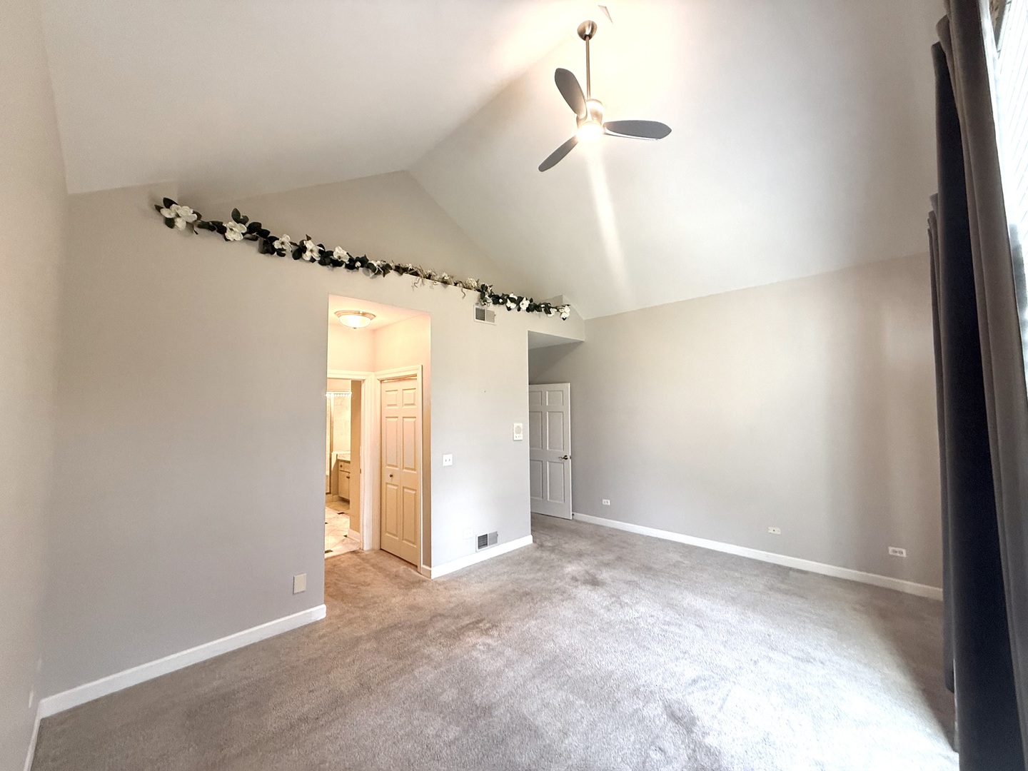 4 Greenbrier Court Lake In The Hills, IL 60156 - Photo 19 of 37