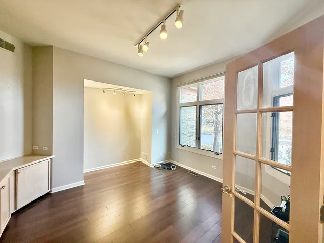 $524,900 | 4 Greenbrier Court, Lake In The Hills, IL 60156