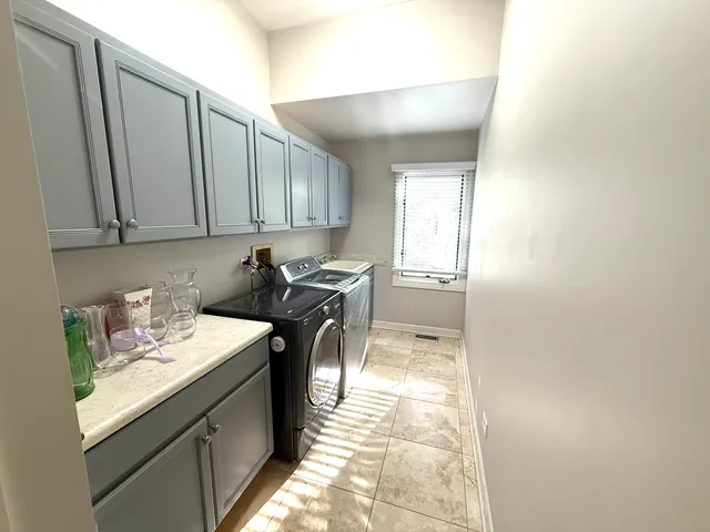 $524,900 | 4 Greenbrier Court, Lake In The Hills, IL 60156