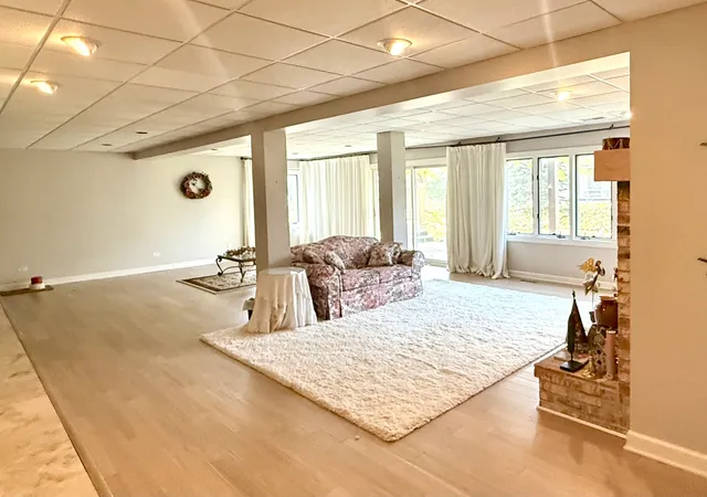 $524,900 | 4 Greenbrier Court, Lake In The Hills, IL 60156