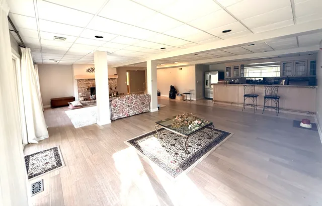 $524,900 | 4 Greenbrier Court, Lake In The Hills, IL 60156