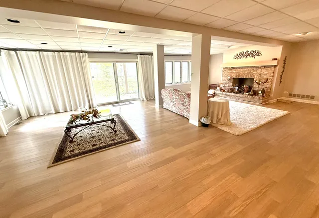 $524,900 | 4 Greenbrier Court, Lake In The Hills, IL 60156