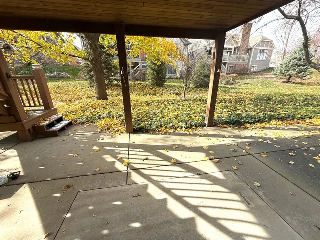 $524,900 | 4 Greenbrier Court, Lake In The Hills, IL 60156