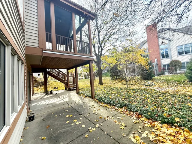 $524,900 | 4 Greenbrier Court, Lake In The Hills, IL 60156