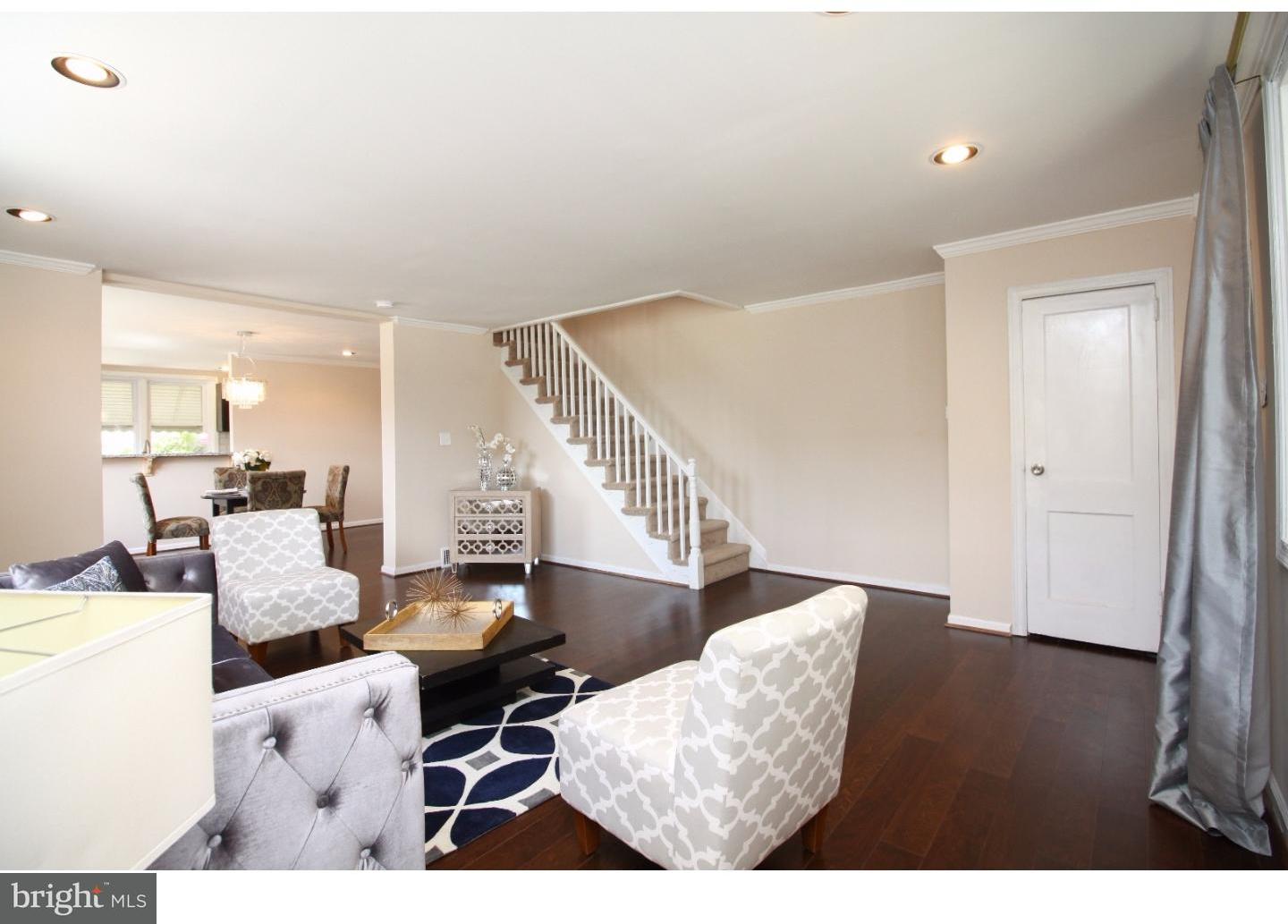 1401 Vernon Road Philadelphia, PA 19150 - Photo 3 of 25 Living Room