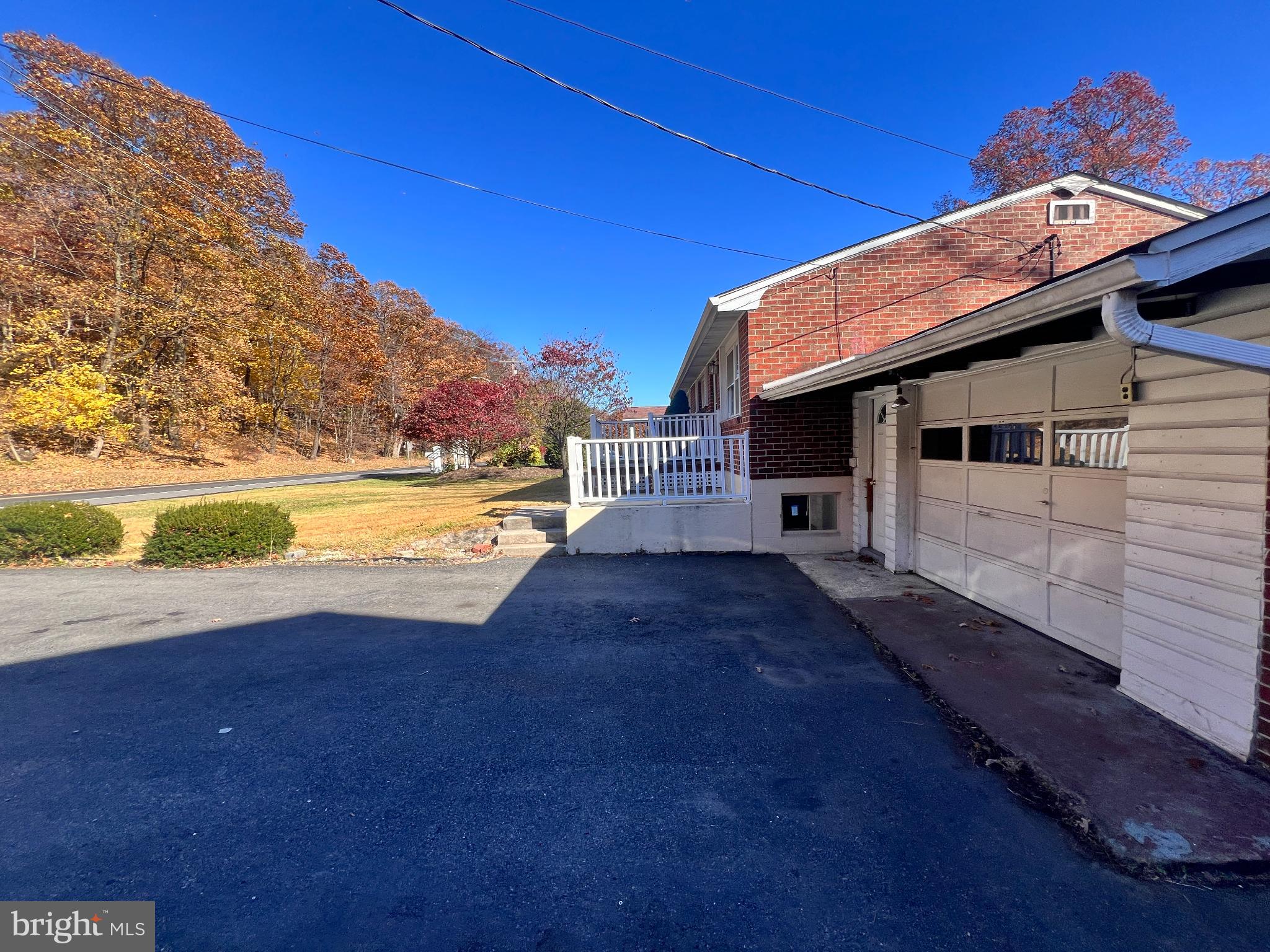 1074 Braddock Road Cumberland, MD 21502 - Photo 2 of 38