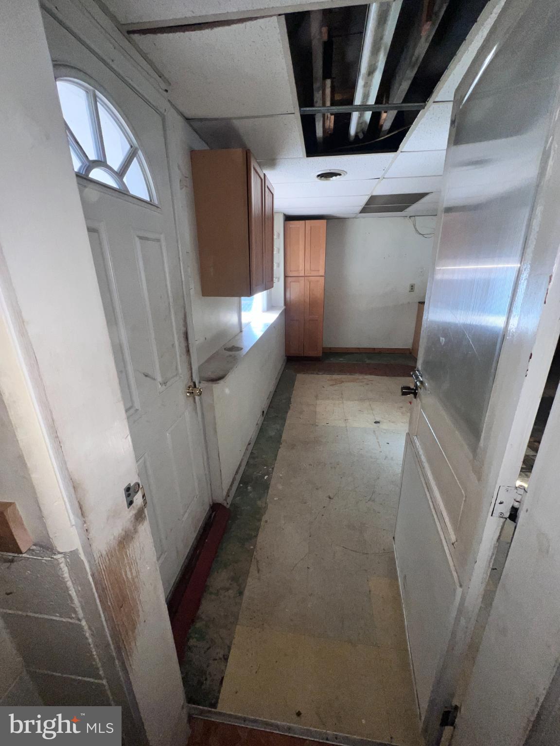 1074 Braddock Road Cumberland, MD 21502 - Photo 25 of 38 Garage interior access