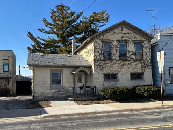 $99,900 | 212 North 4th Street, Watertown, WI 53094