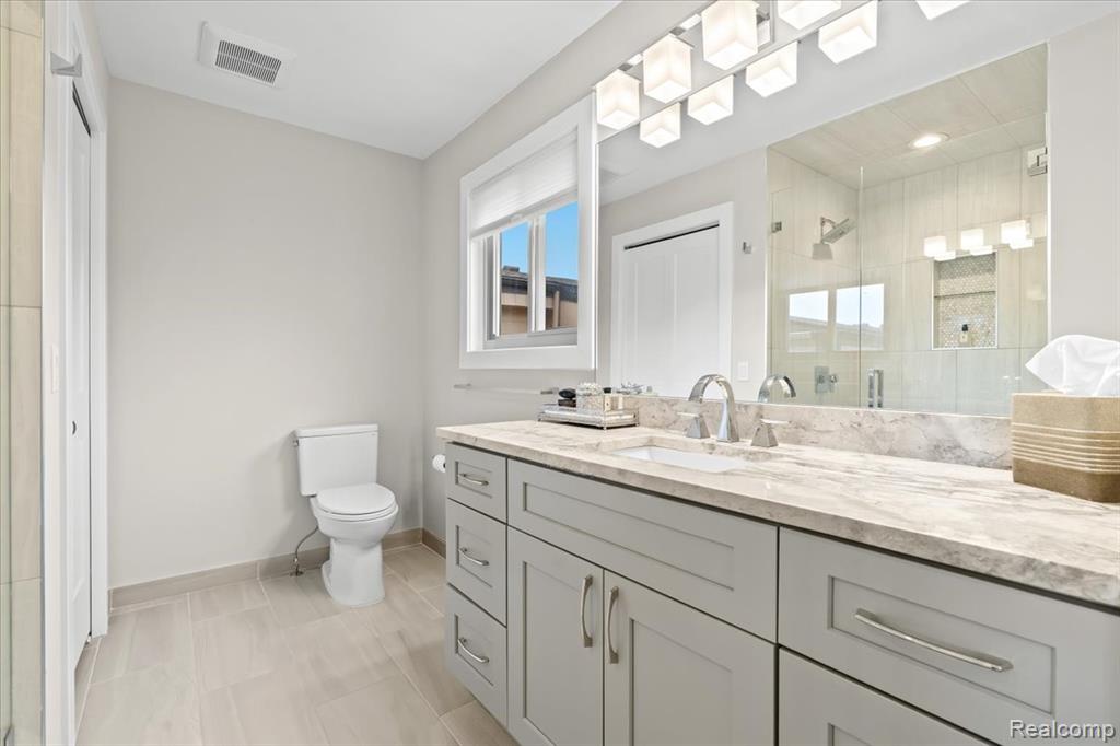 996 Golfview Court Rochester Hills, MI 48307 - Photo 20 of 46