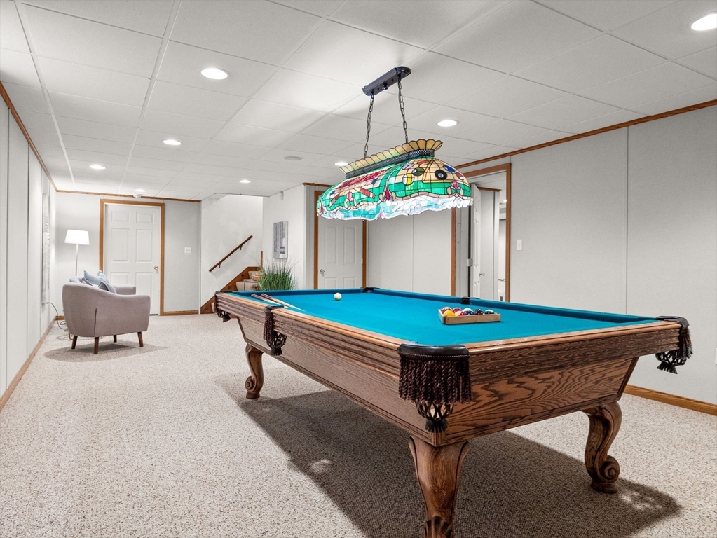 10 Livingston Road Wellesley, MA 02482 - Photo 31 of 36 a room with pool table